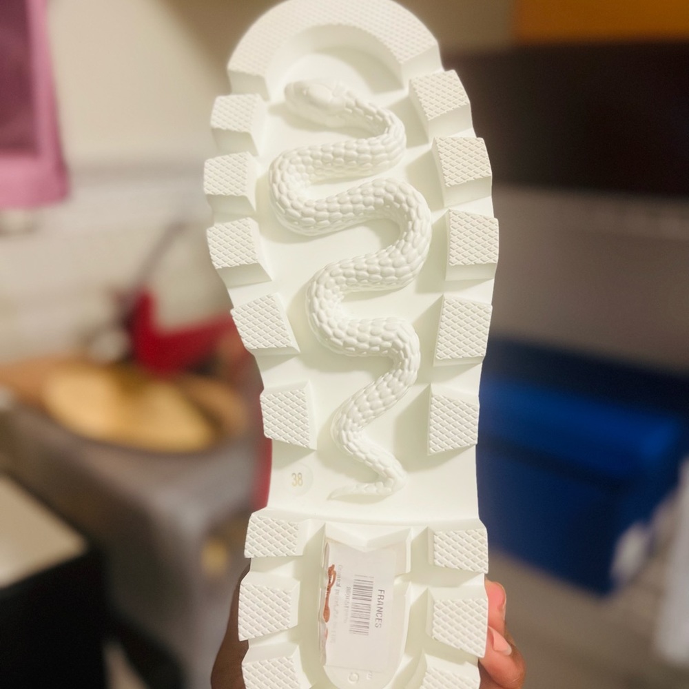 BRAND NEW GUCCI BOOTS - Picture 2 of 4